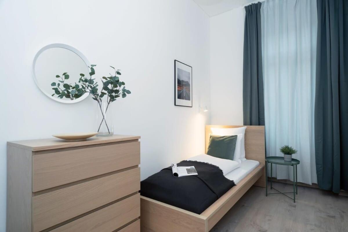 Relaxing Brand New Spot In The Lively Center Apartment Budapest